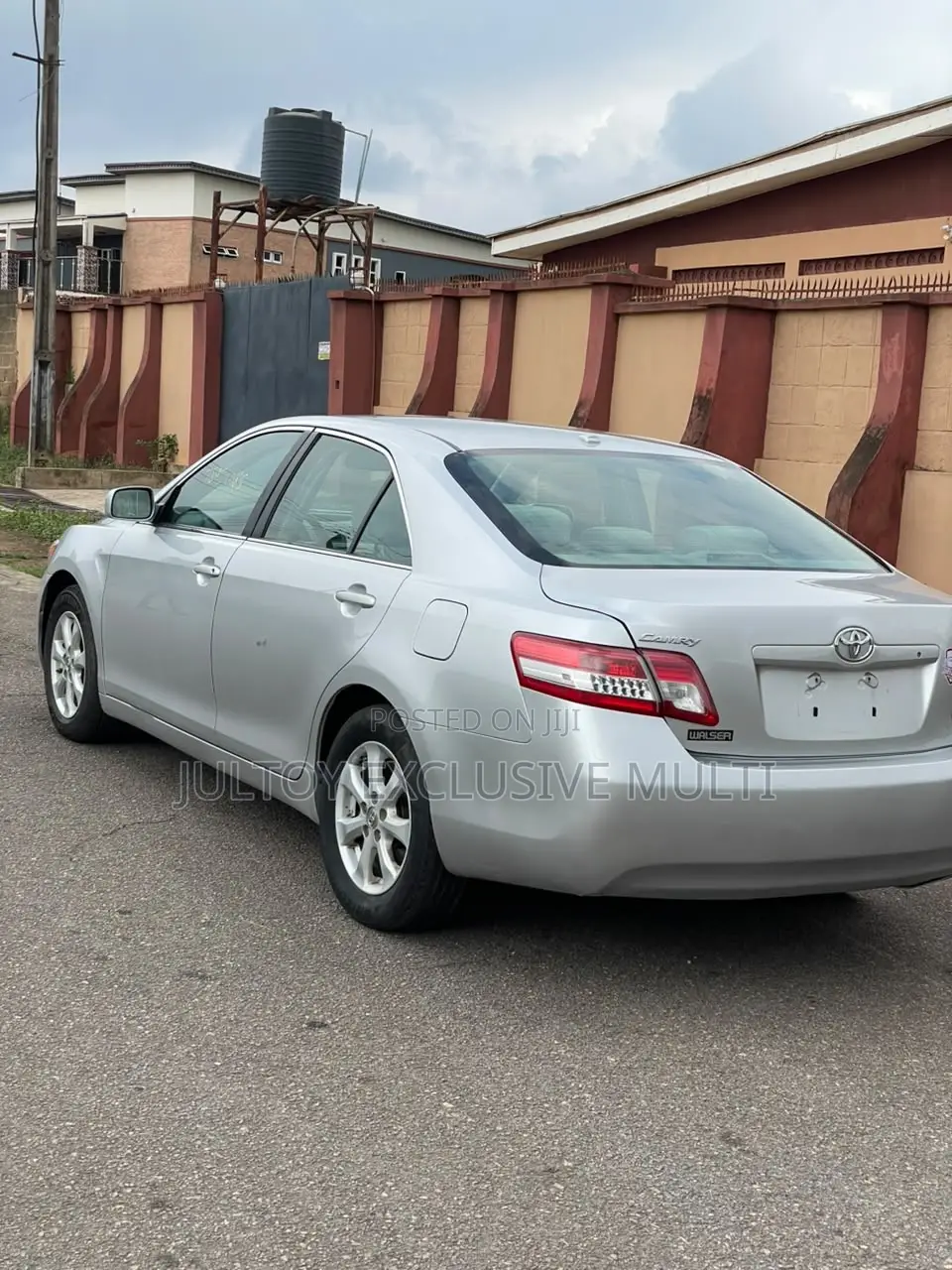 Toyota Camry LE 4dr Sedan (2.5L 4cyl 6A) 2011 Silver