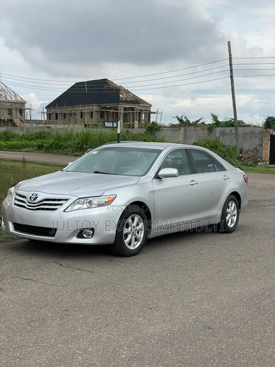 Toyota Camry LE 4dr Sedan (2.5L 4cyl 6A) 2011 Silver