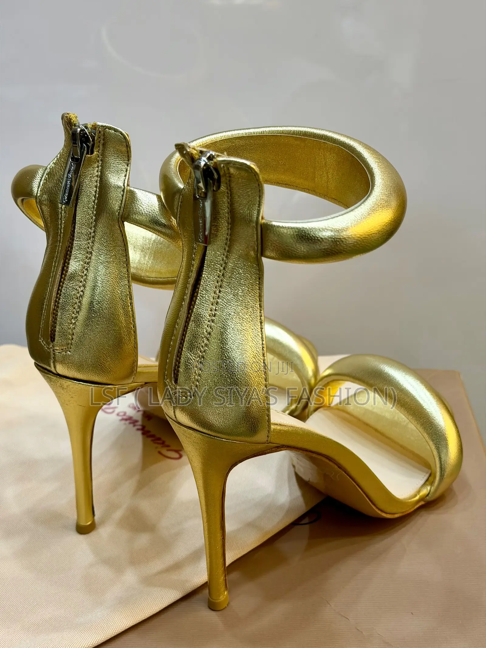 Gold Gianvito Rossi Heels