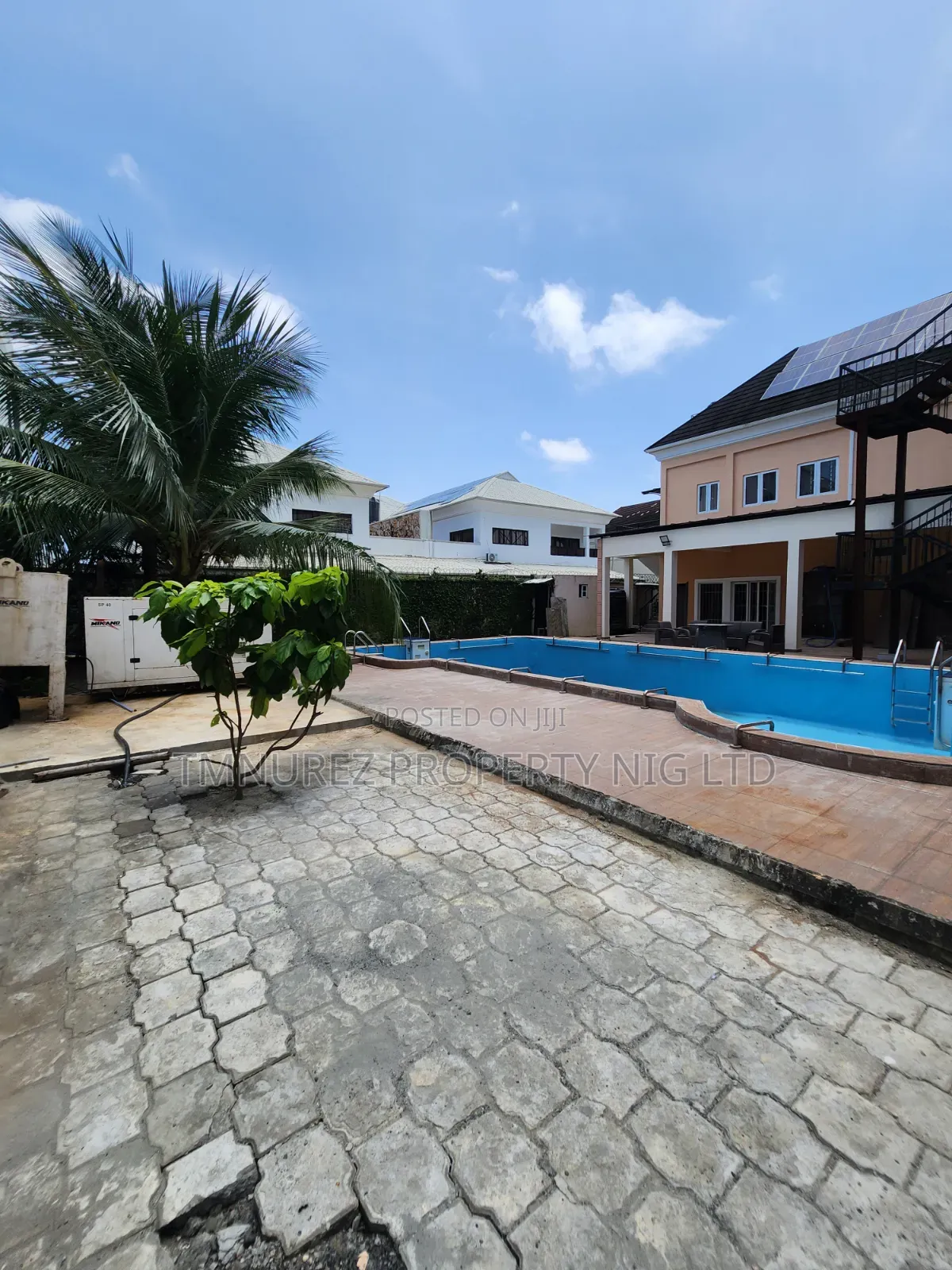 2bdrm Apartment in Lekki Phase 1 for rent