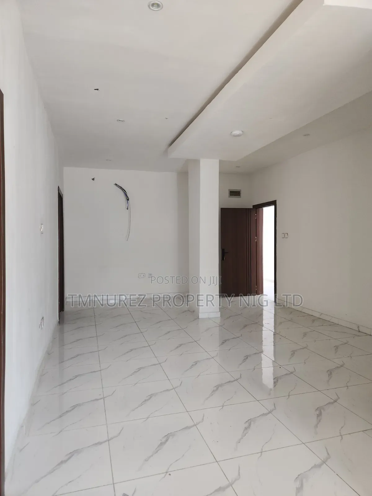 2bdrm Apartment in Lekki Phase 1 for rent