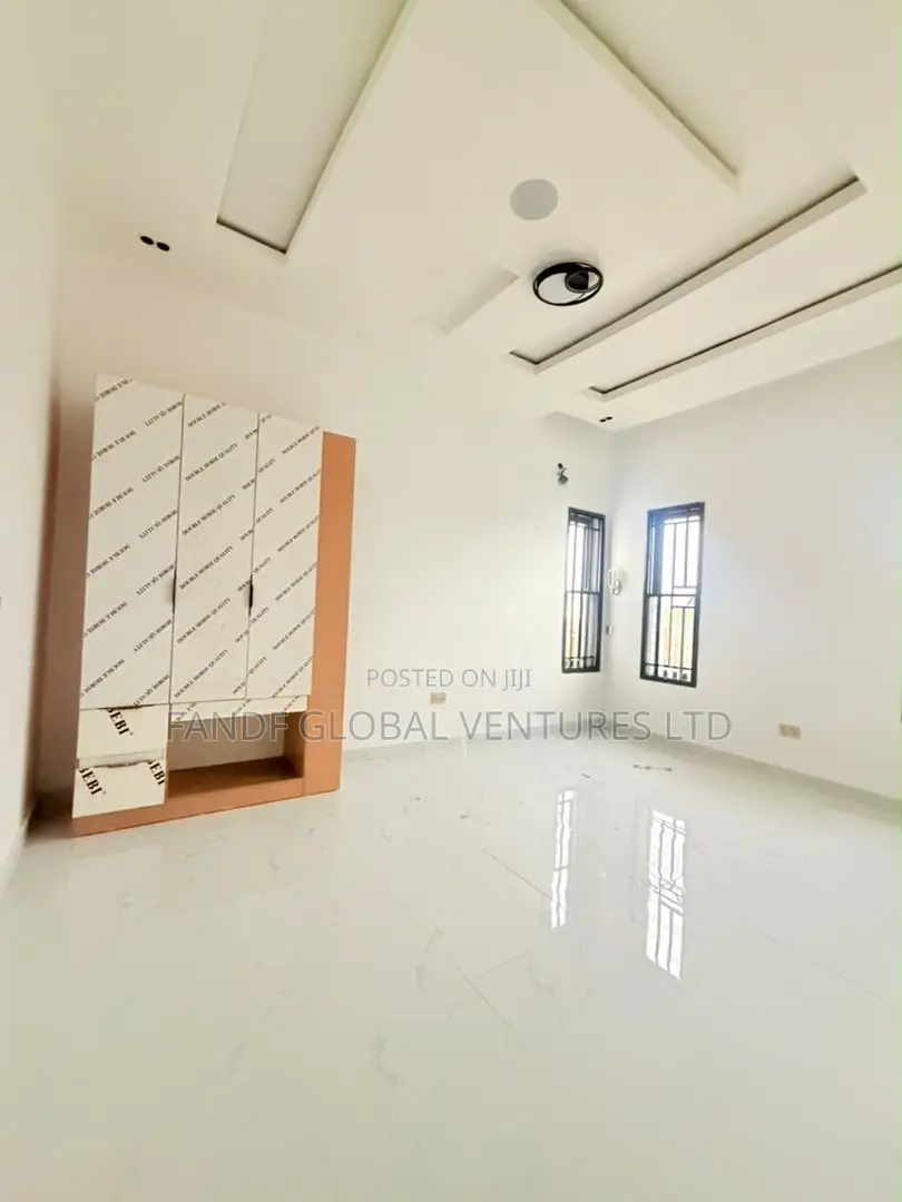 4bdrm Apartment in Ikeja GRA for sale