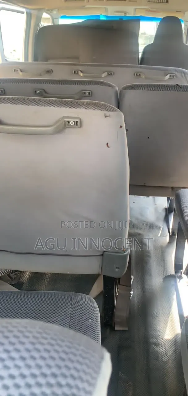 Toyota HiAce 2012