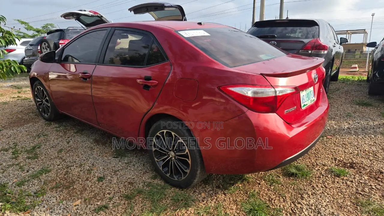 Toyota Corolla S 4dr Sedan (1.8L 4cyl CVT) 2014 Red