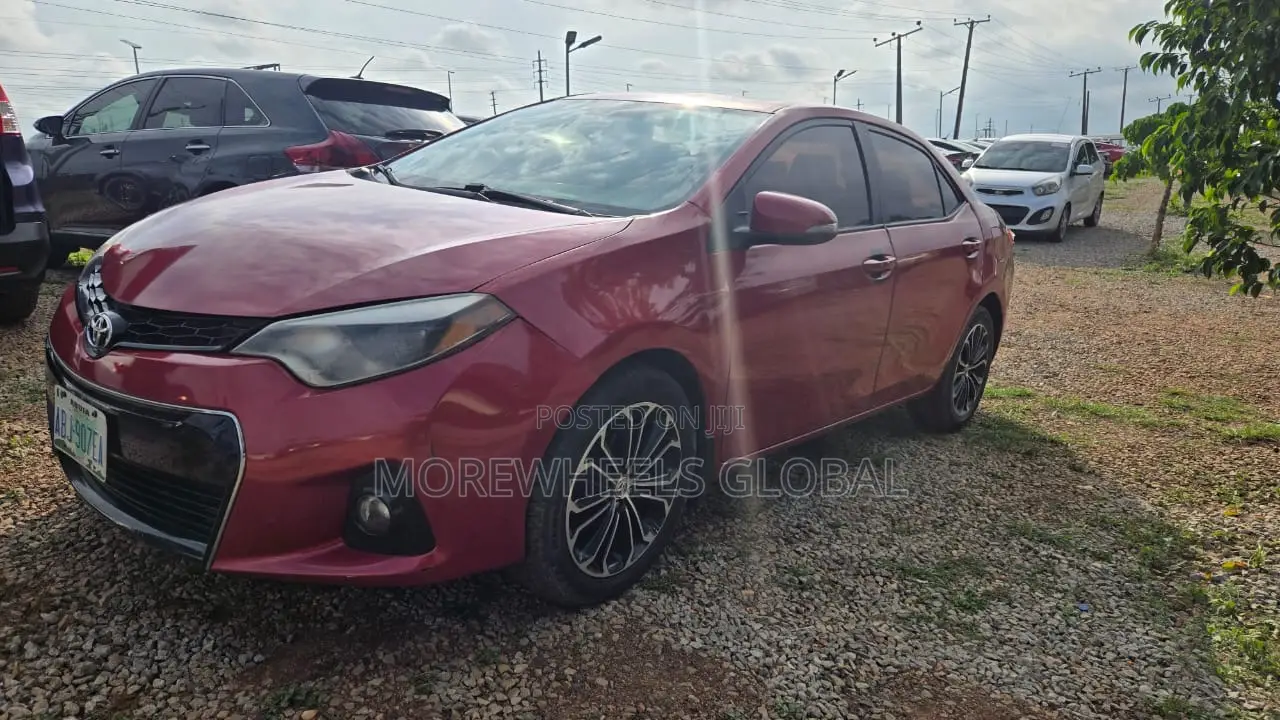 Toyota Corolla S 4dr Sedan (1.8L 4cyl CVT) 2014 Red