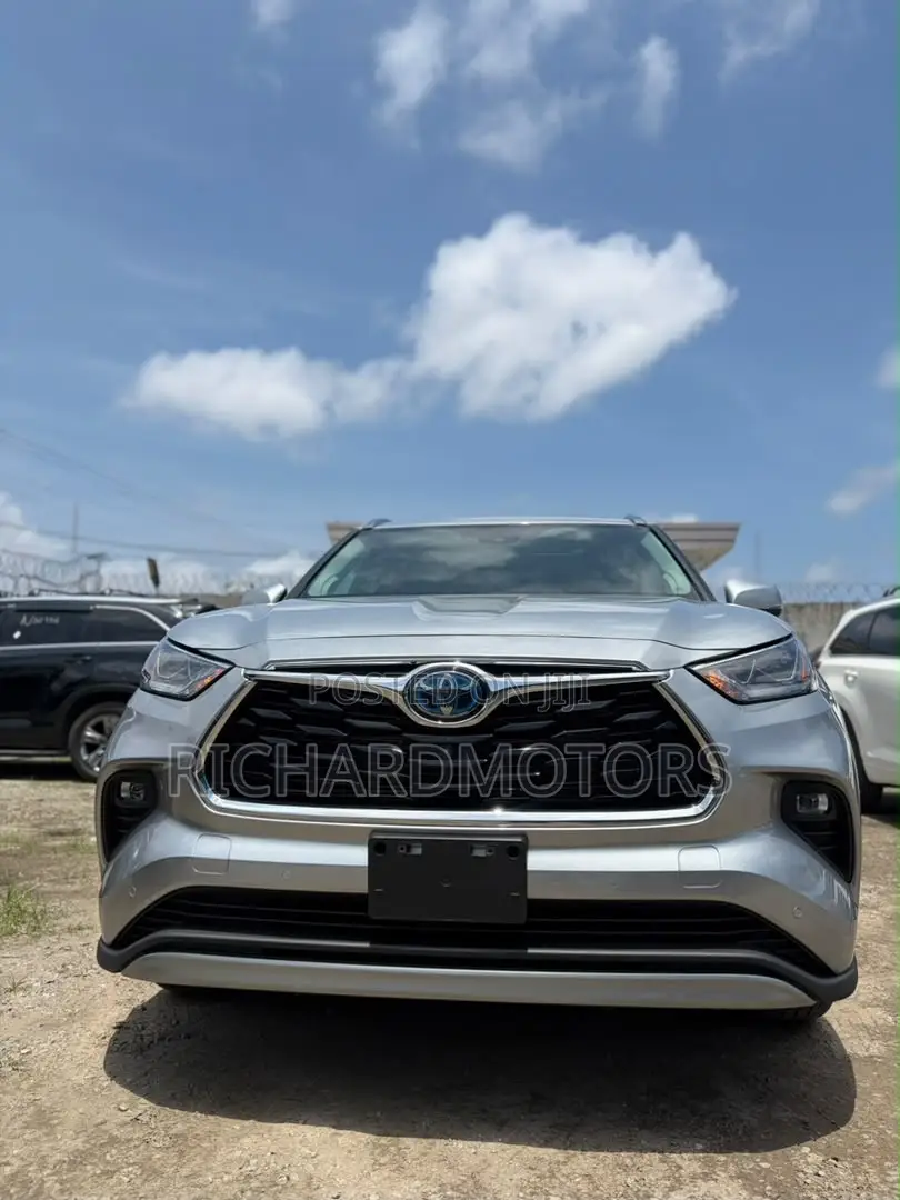 Toyota Highlander Platinum 2025 Gray