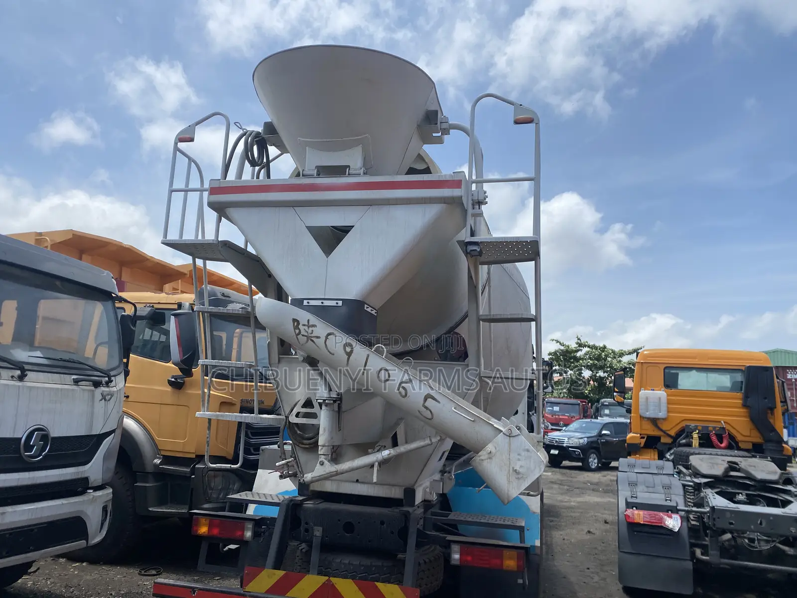 Sagmoto CNG 8-Cylinder Concrete Mixer