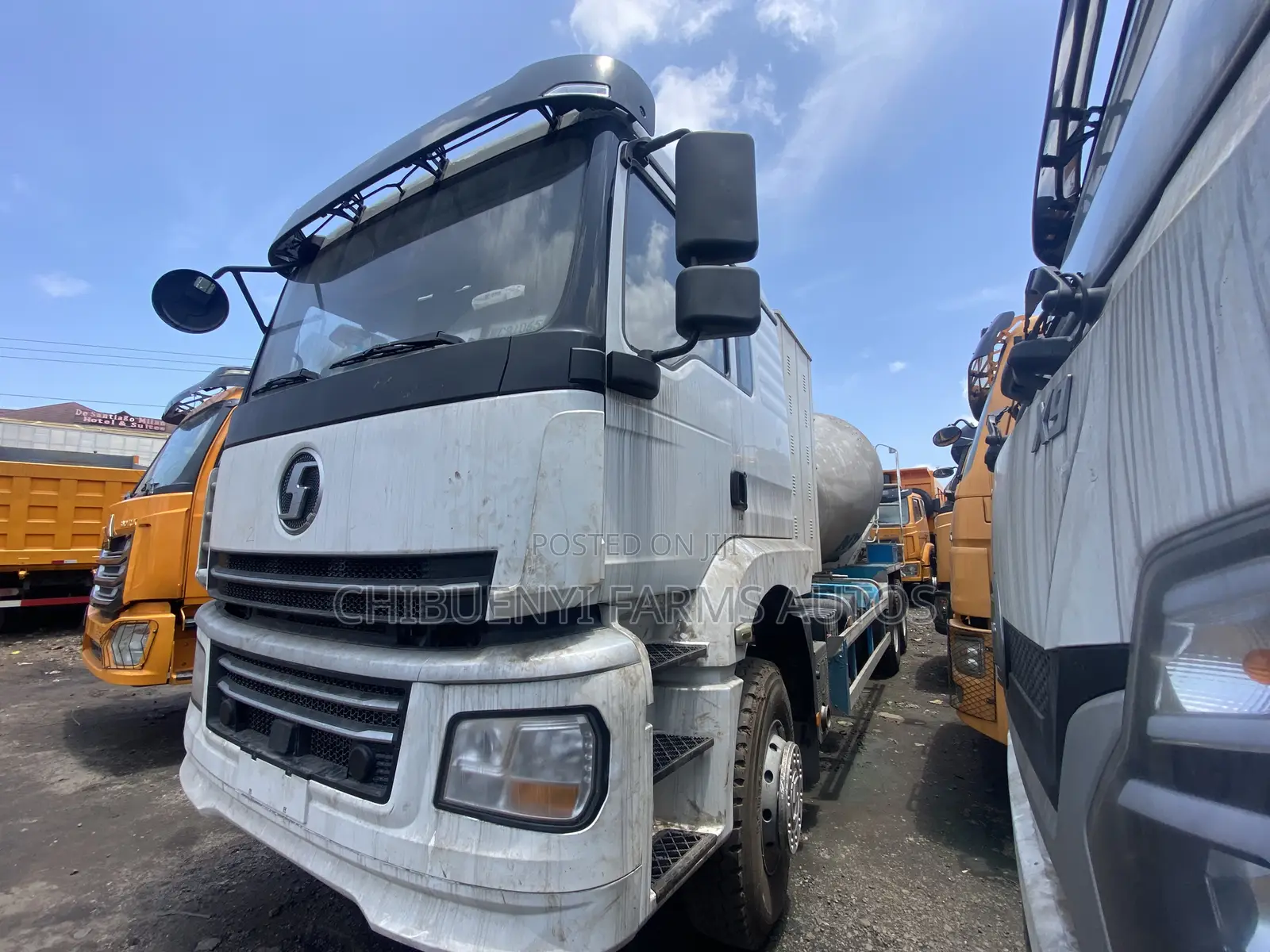 Sagmoto CNG 8-Cylinder Concrete Mixer