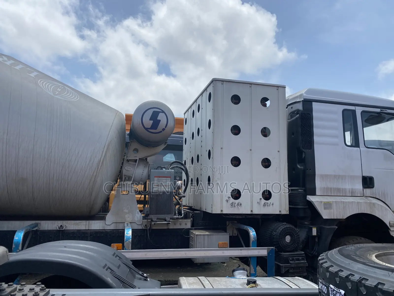 Sagmoto CNG 8-Cylinder Concrete Mixer