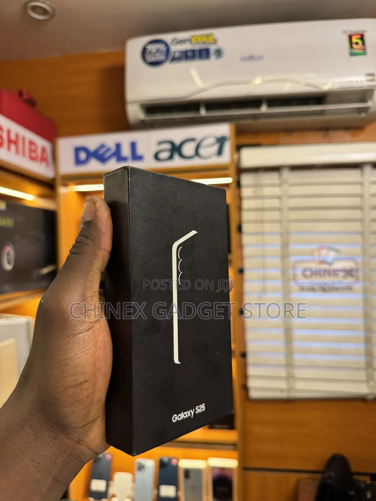 New Samsung Galaxy S25 128 GB Gold