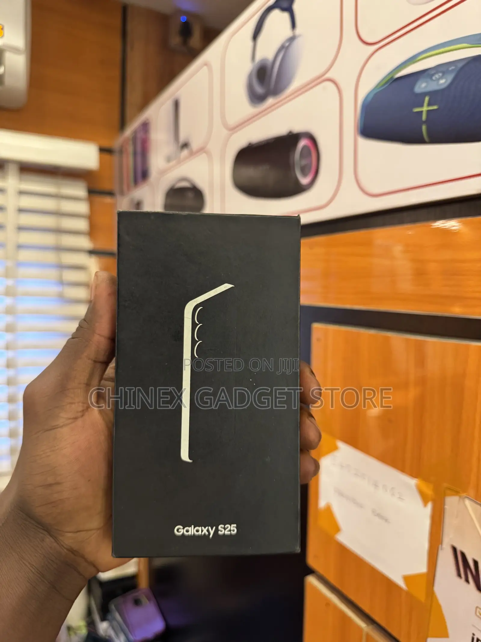 New Samsung Galaxy S25 128 GB Gold