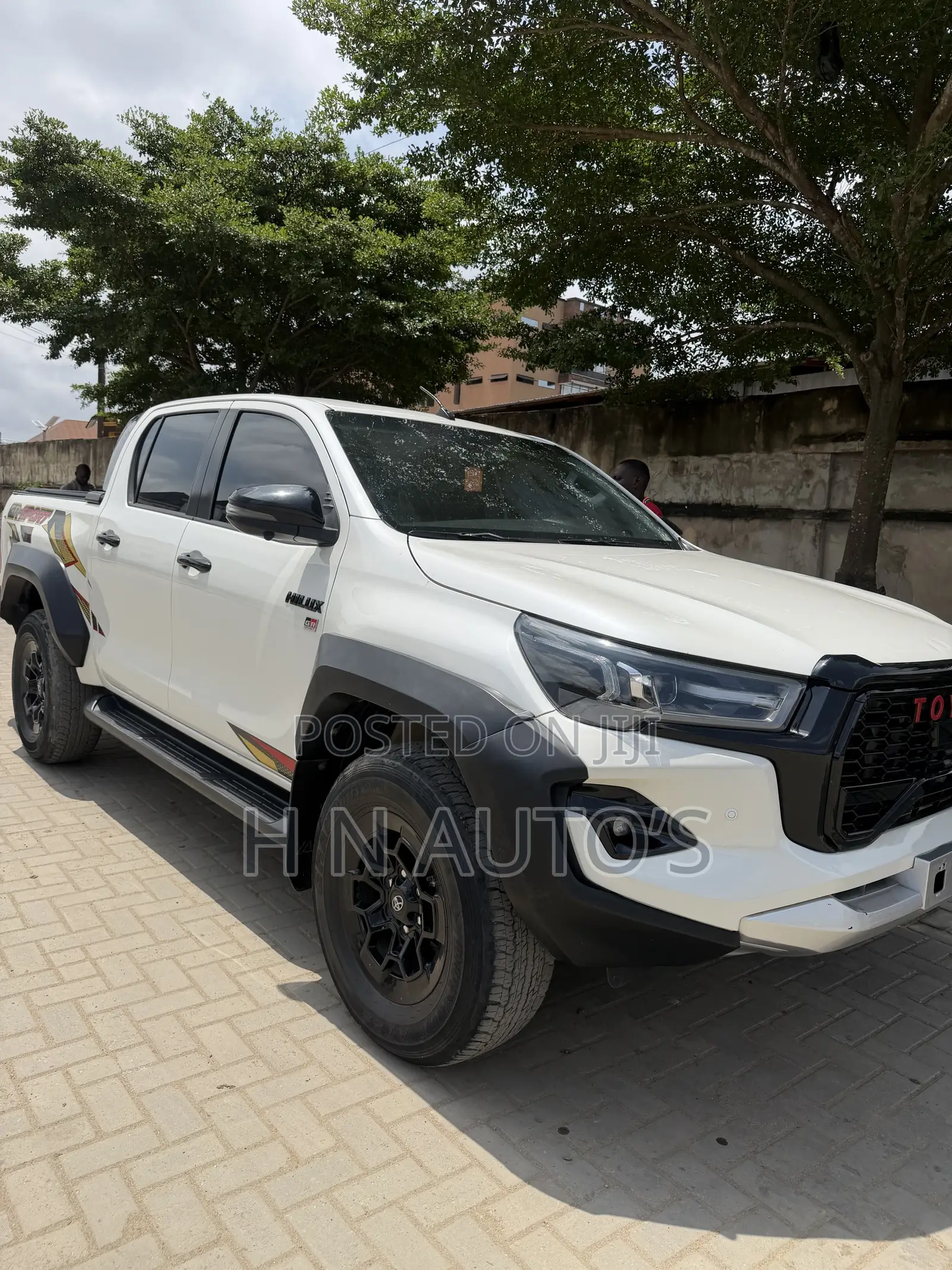Toyota Hilux 2024 White