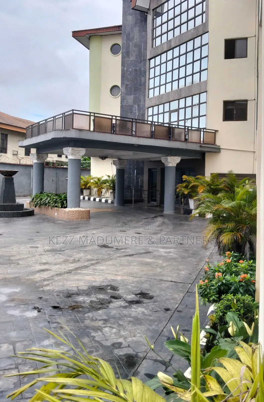 For Sale : Functional 51 Rooms Hotel Near New Gra, Ph