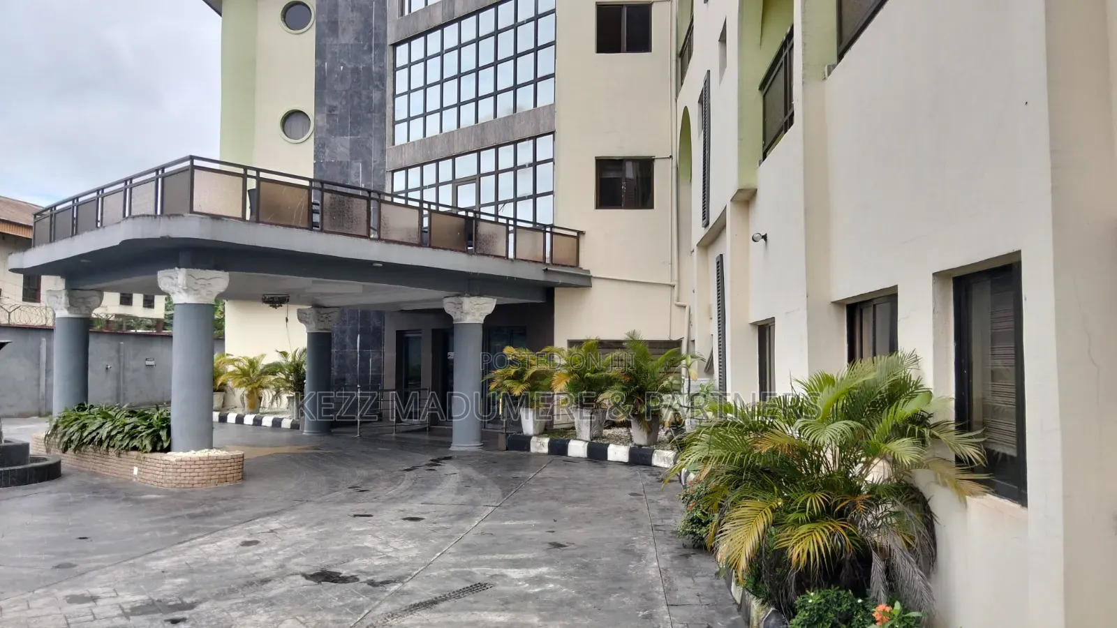 For Sale : Functional 51 Rooms Hotel Near New Gra, Ph