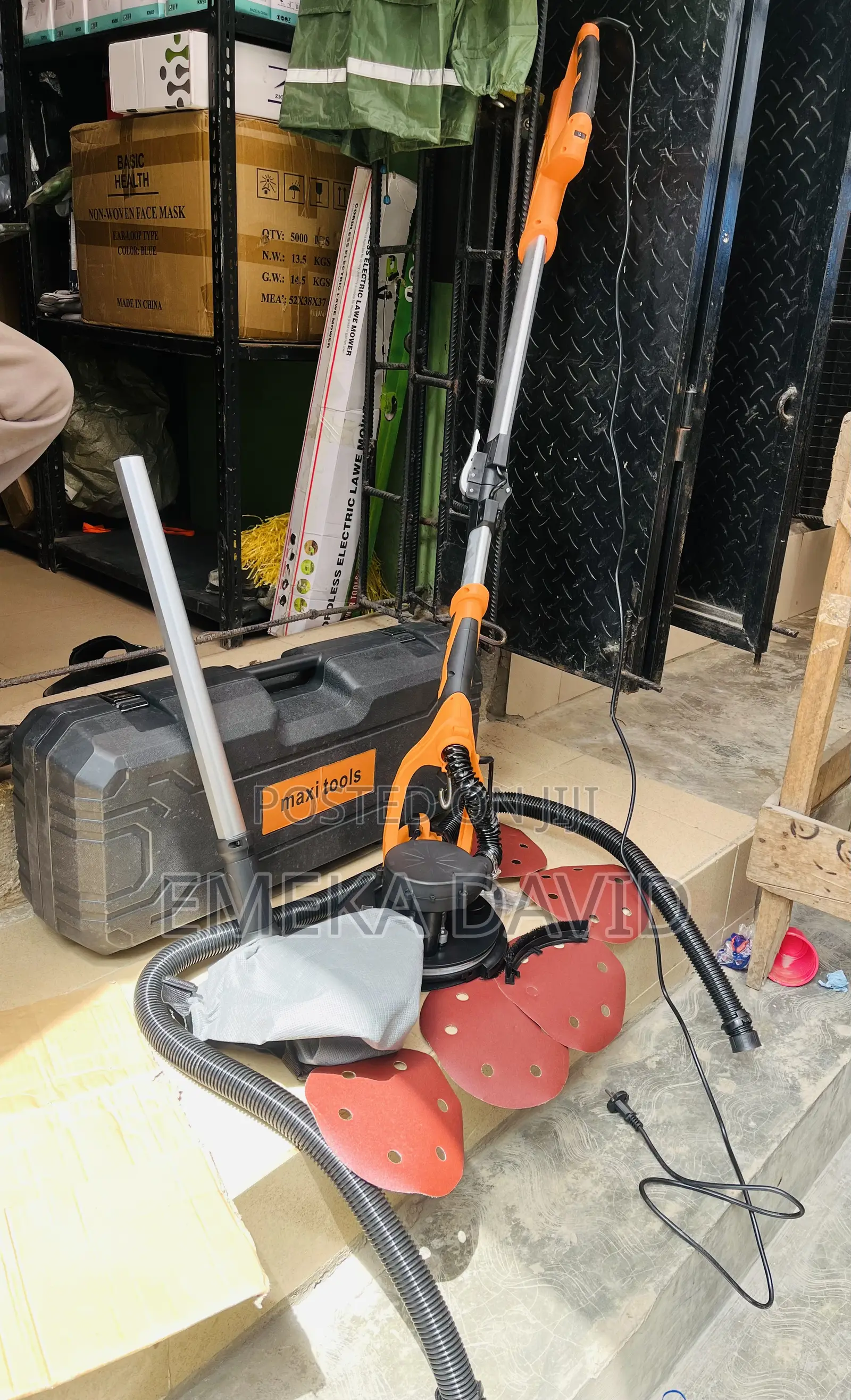 Electric Long-Rod Drywall Sander Kit With a Telescopic Extension Pole.
