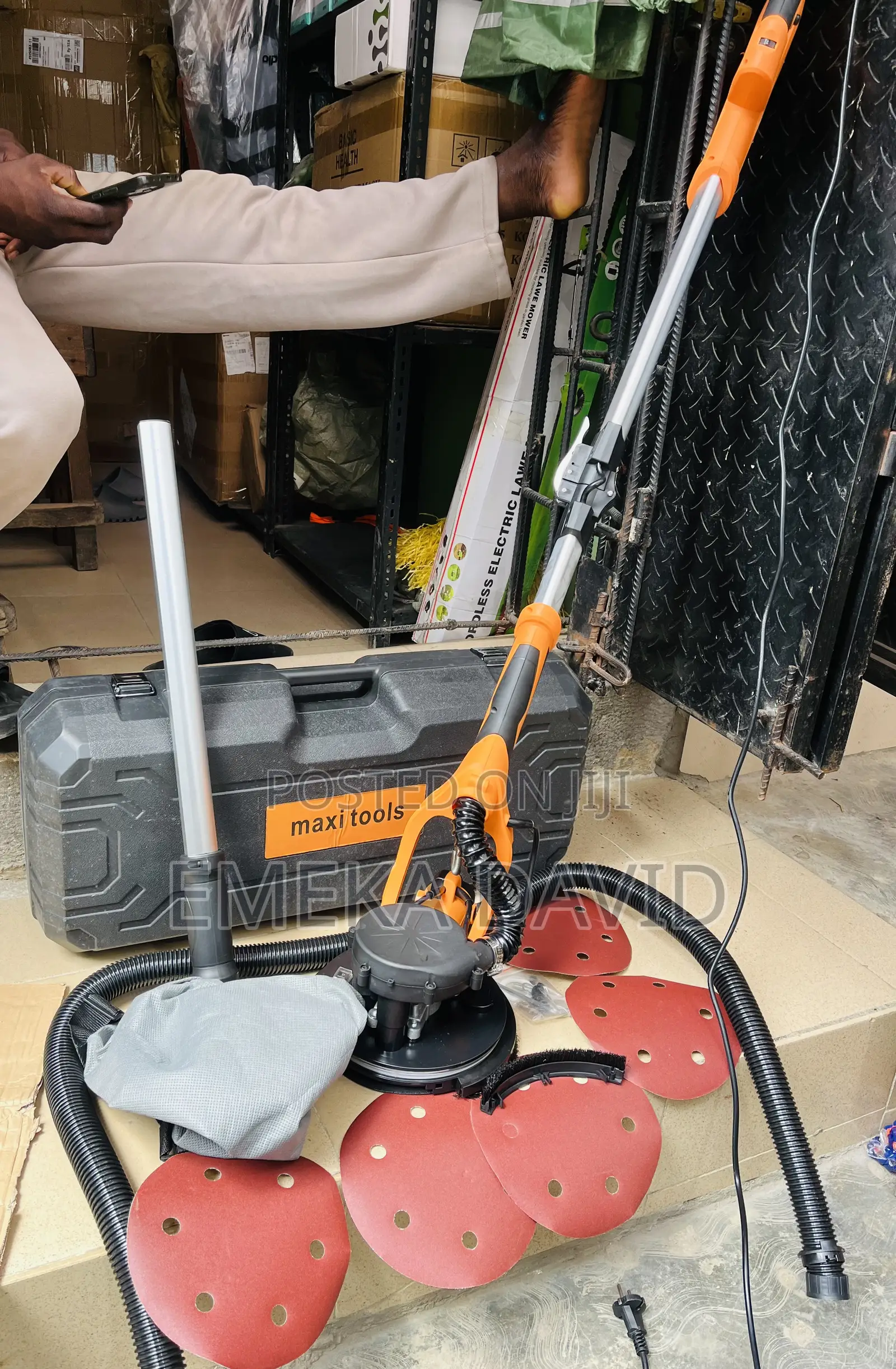 Electric Long-Rod Drywall Sander Kit With a Telescopic Extension Pole.
