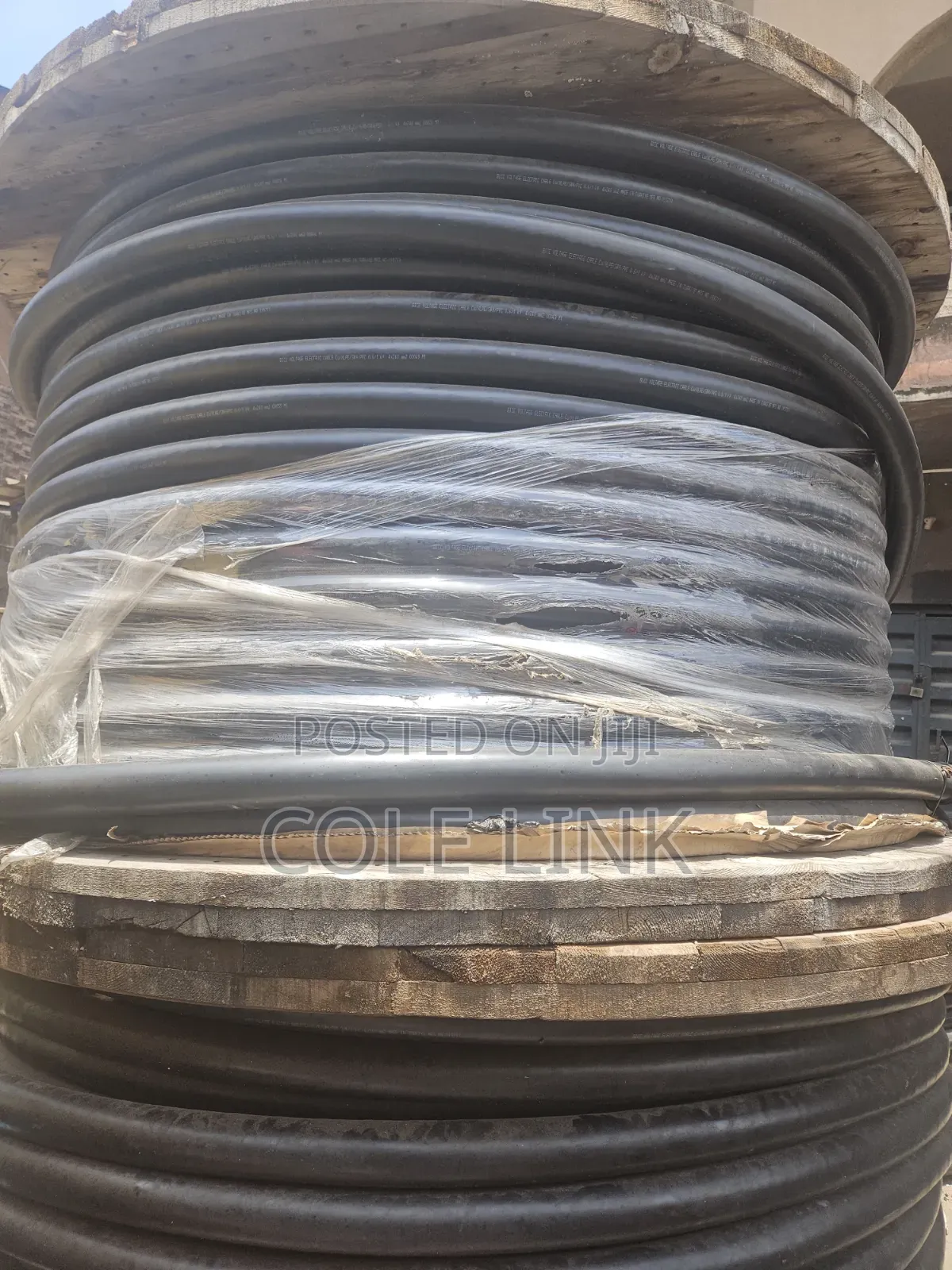 240mm ARMOURED 4core CABLE 0.6/1kva