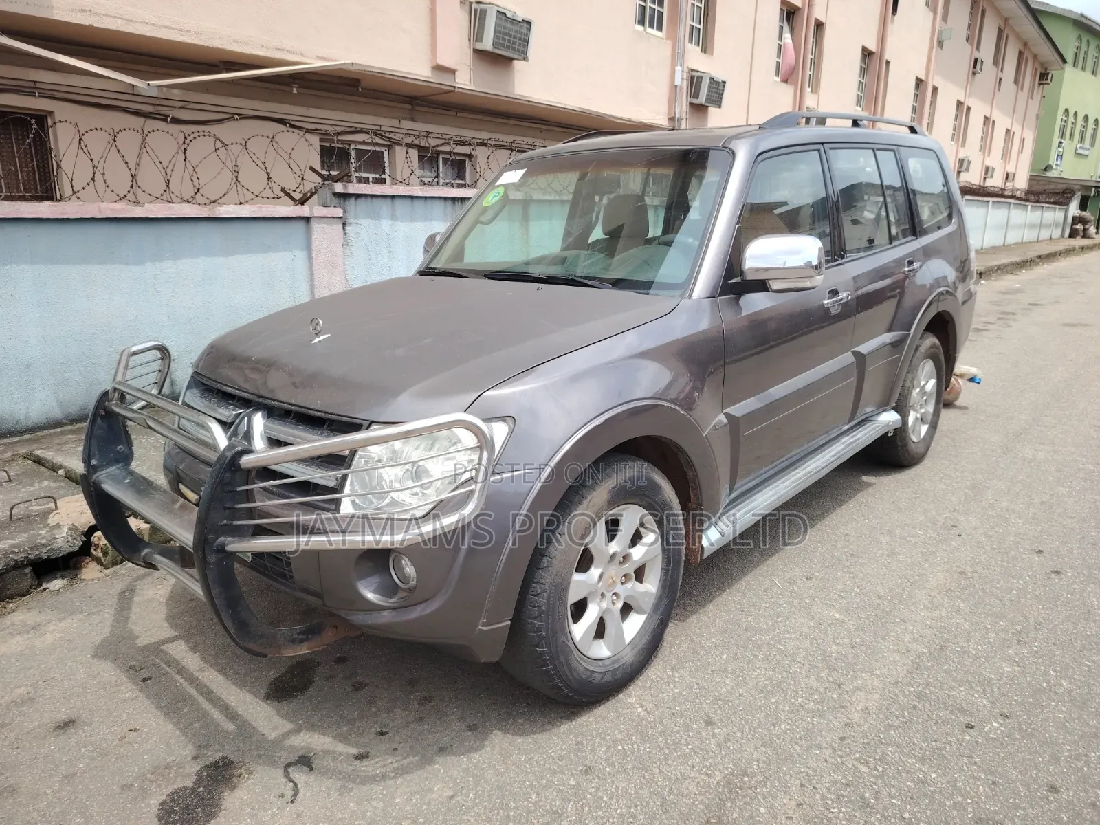 Mitsubishi Pajero V80 3.0 VR-I 2013 Gray