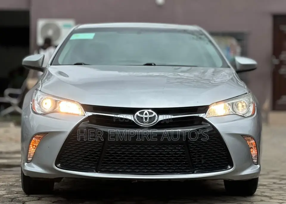 Toyota Camry SE 4dr Sedan (2.5L 4cyl 6A) 2016 Silver
