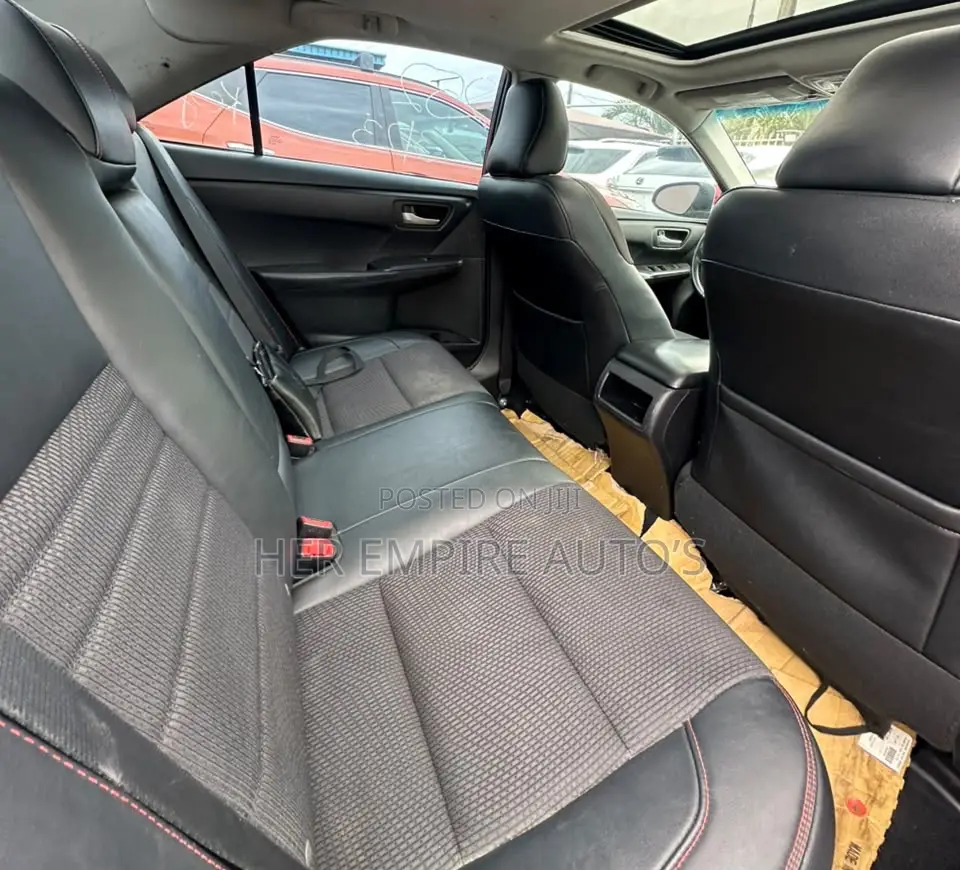 Toyota Camry SE 4dr Sedan (2.5L 4cyl 6A) 2016 Silver