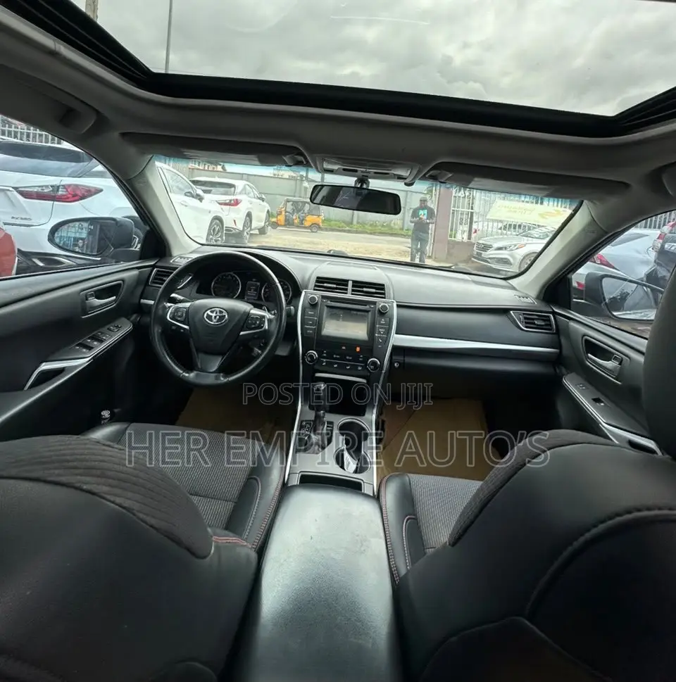 Toyota Camry SE 4dr Sedan (2.5L 4cyl 6A) 2016 Silver