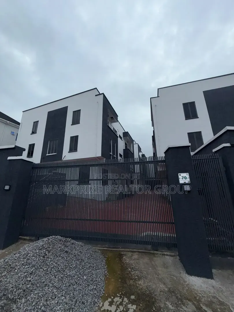 4bdrm Duplex in Opebi Ikeja Lagos for sale
