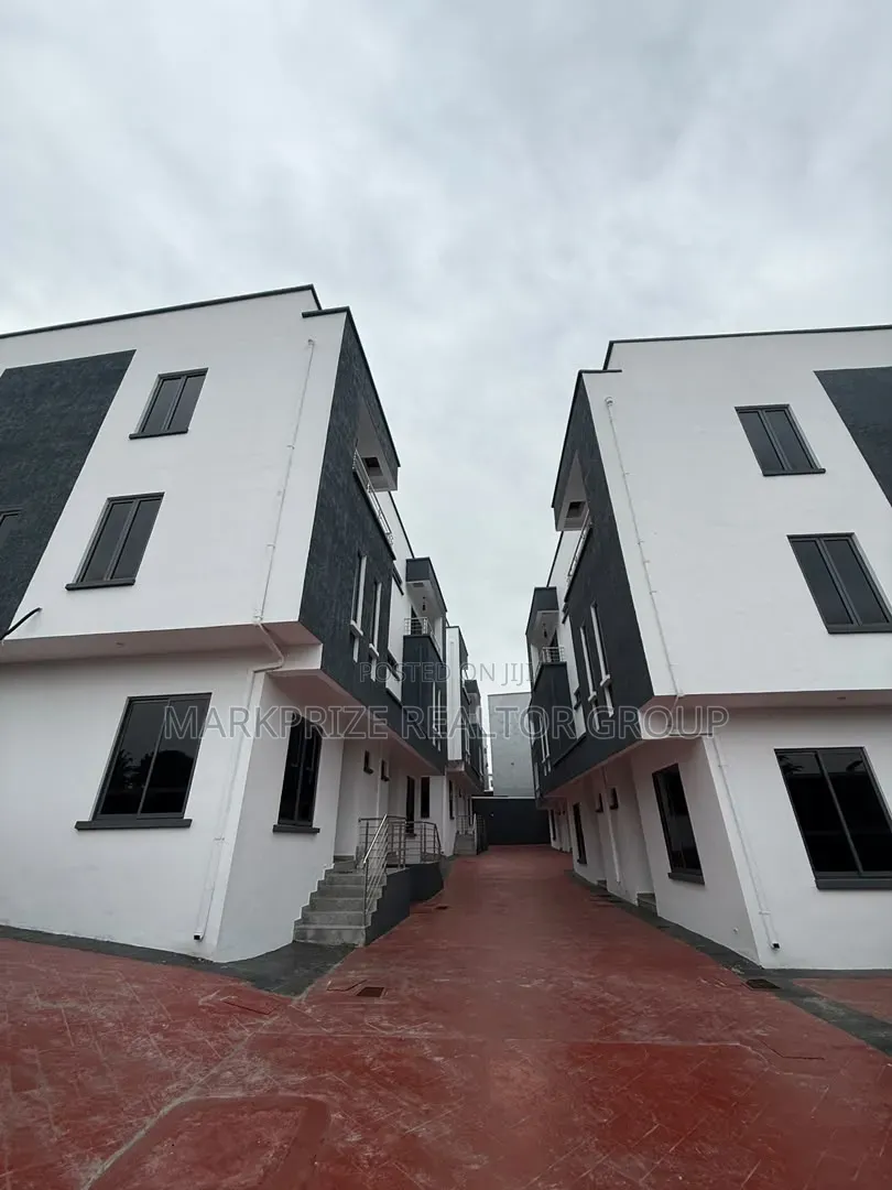 4bdrm Duplex in Opebi Ikeja Lagos for sale