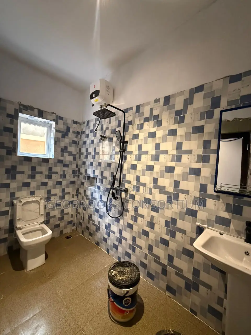 3bdrm Bungalow in Tinubu Estate, Iwo Road for sale