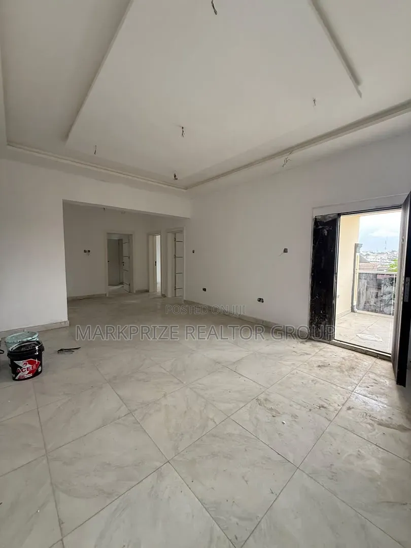 3bdrm Apartment in Opebi Ikeja Lagos for sale