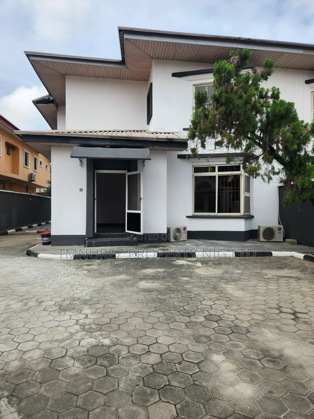 Mini Flat in Lekki Phase 1 for rent