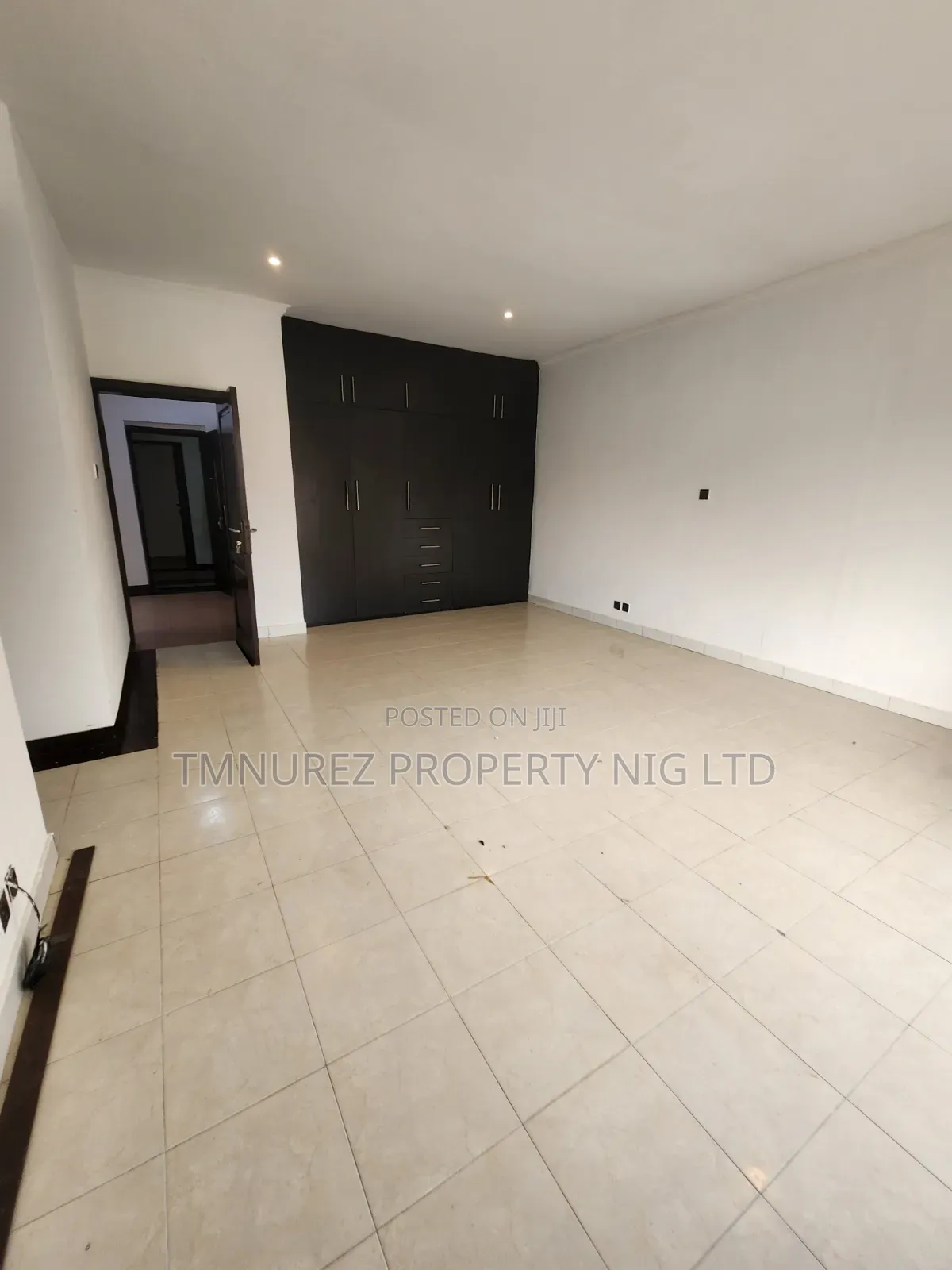 Mini Flat in Lekki Phase 1 for rent