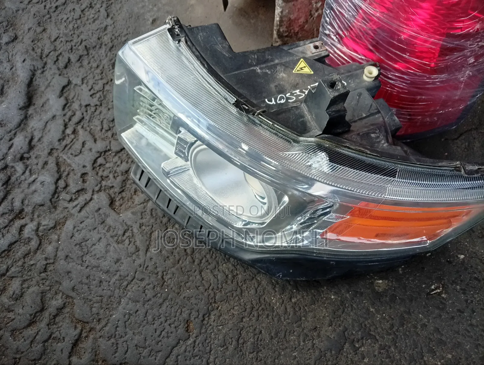 Ford Flex Headlight