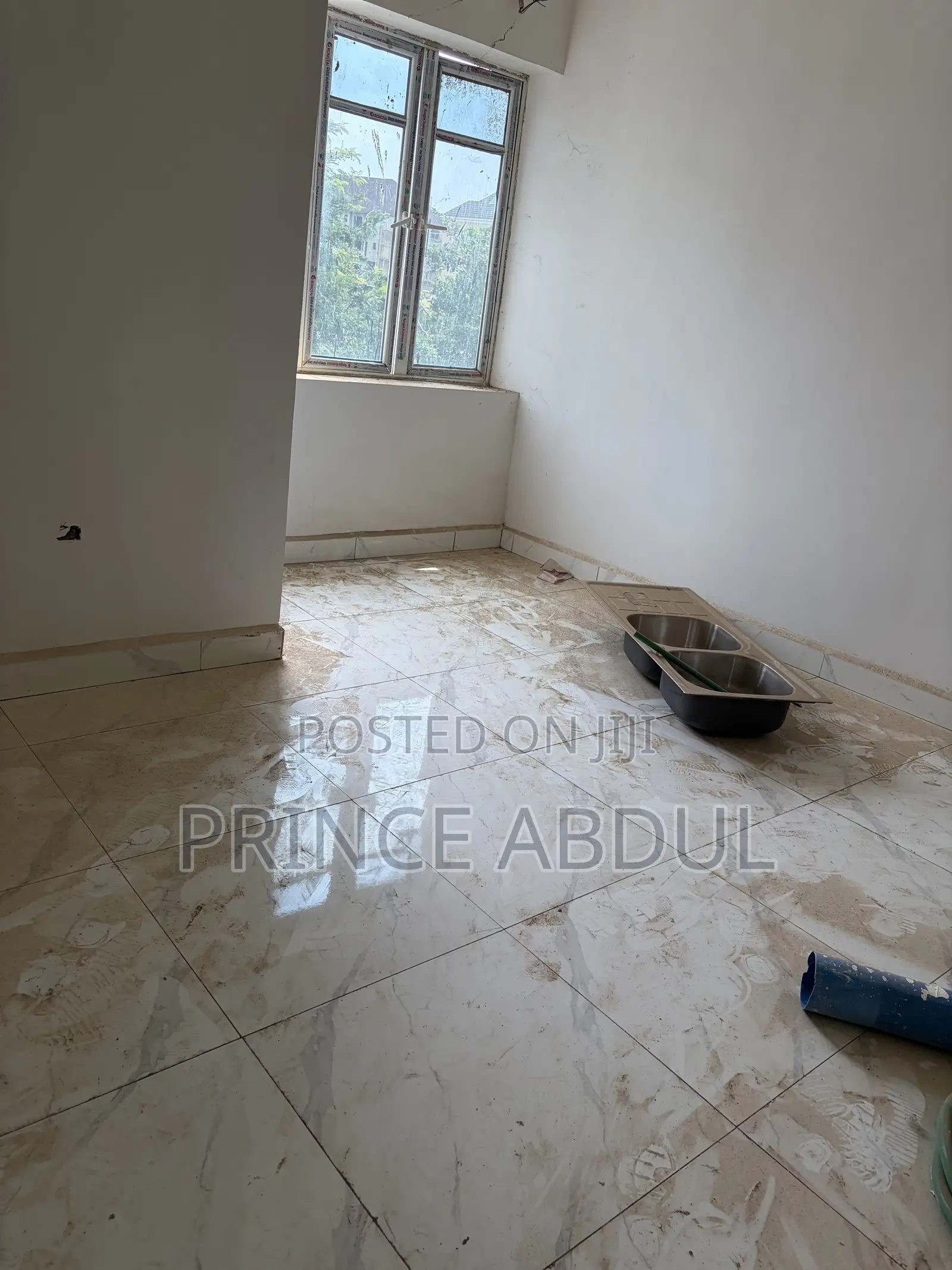Furnished 3bdrm Block of Flats in Life Camp for sale