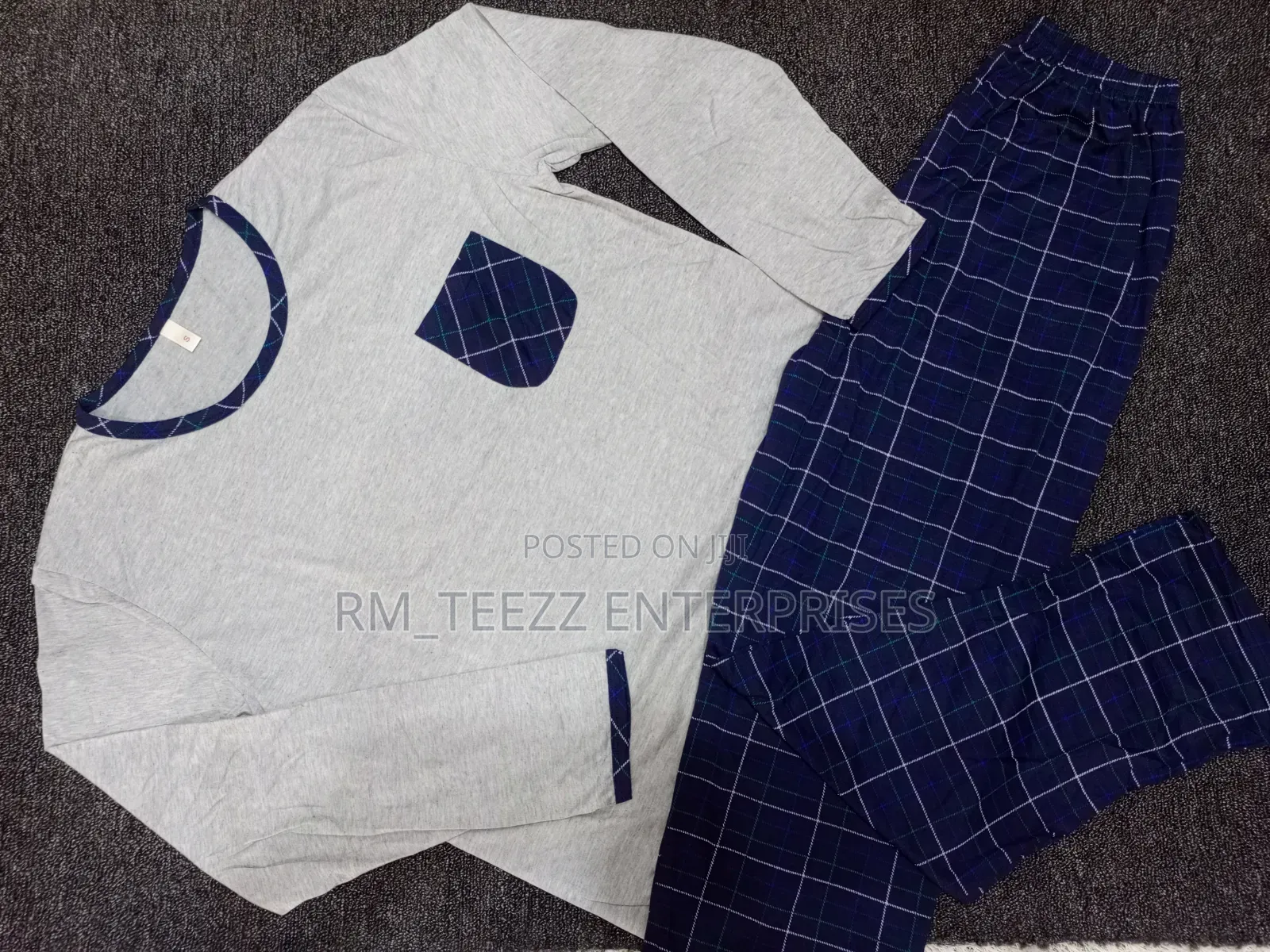 Shein's Unisex 2-Piece Long Sleeves Sleepwear Sets