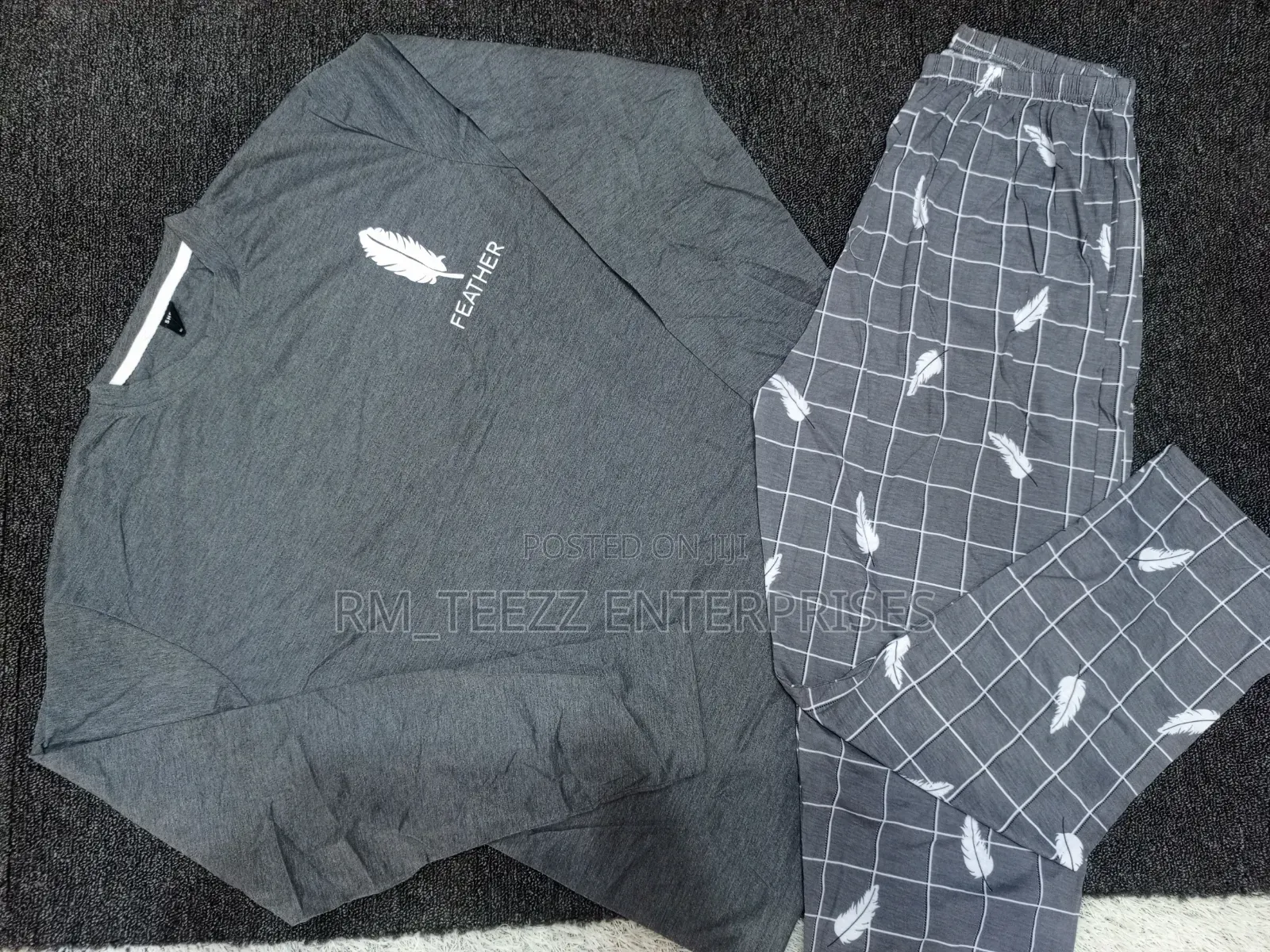 Shein's Unisex 2-Piece Long Sleeves Sleepwear Sets