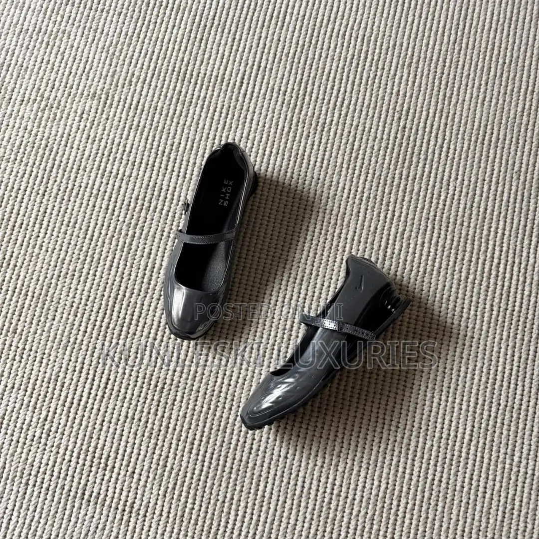 Original Nike WMNS Shox Z Calistra Shoes
