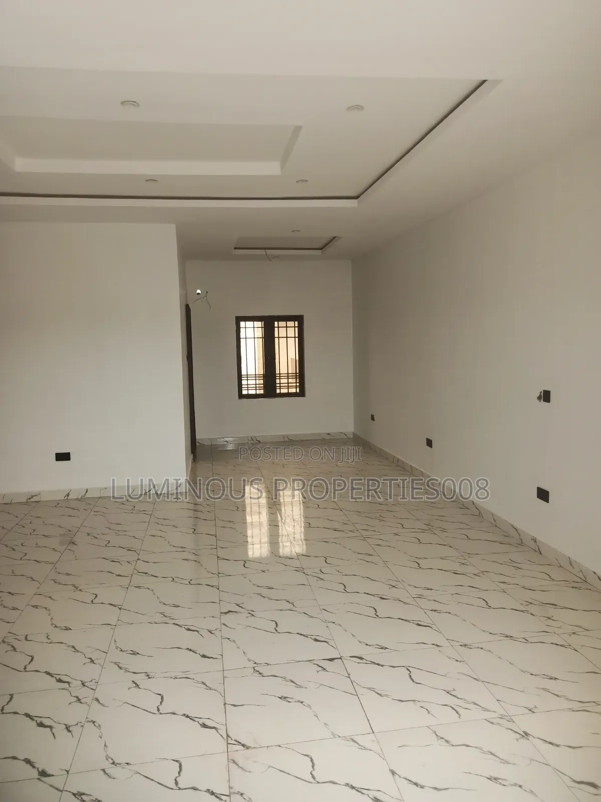 2bdrm Block of Flats in Tangerine Apartment, Gaduwa for sale
