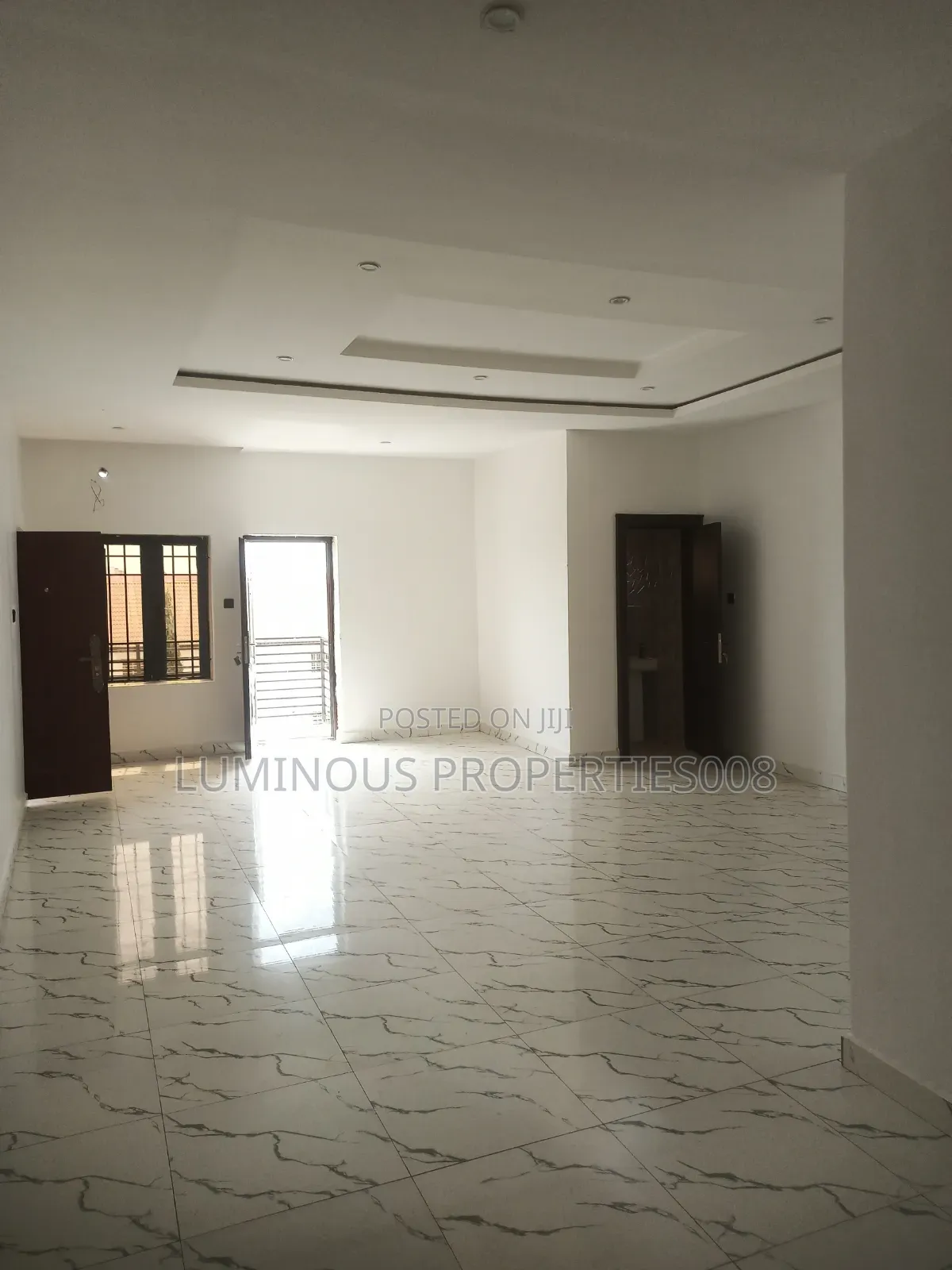 2bdrm Block of Flats in Tangerine Apartment, Gaduwa for sale