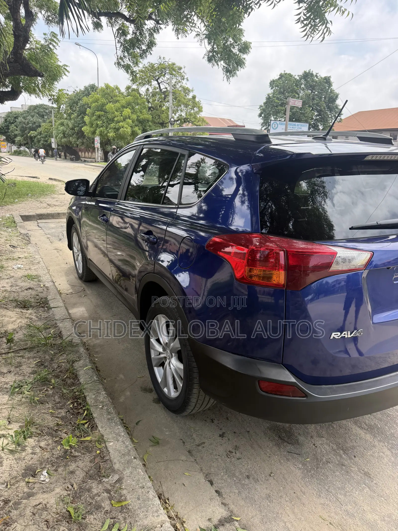 Toyota RAV4 Limited 4dr SUV (2.5L 4cyl 6A) 2015 Blue