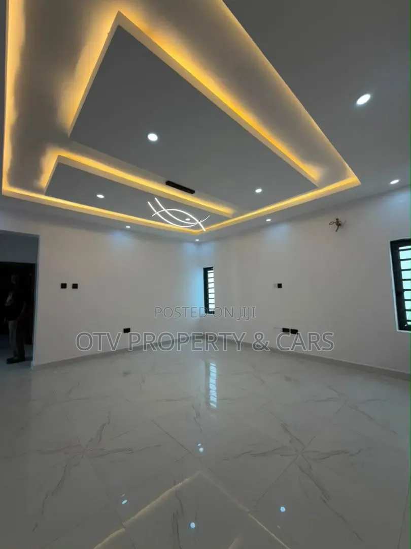 4bdrm Duplex in Akobo for sale