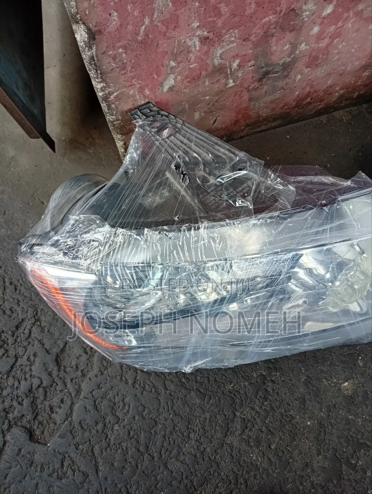 2012 Jeep Cherokee Headlight