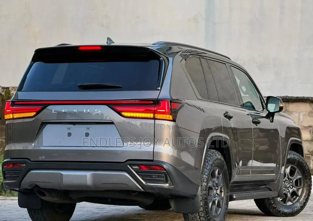 Lexus LX 600 2025 Gray