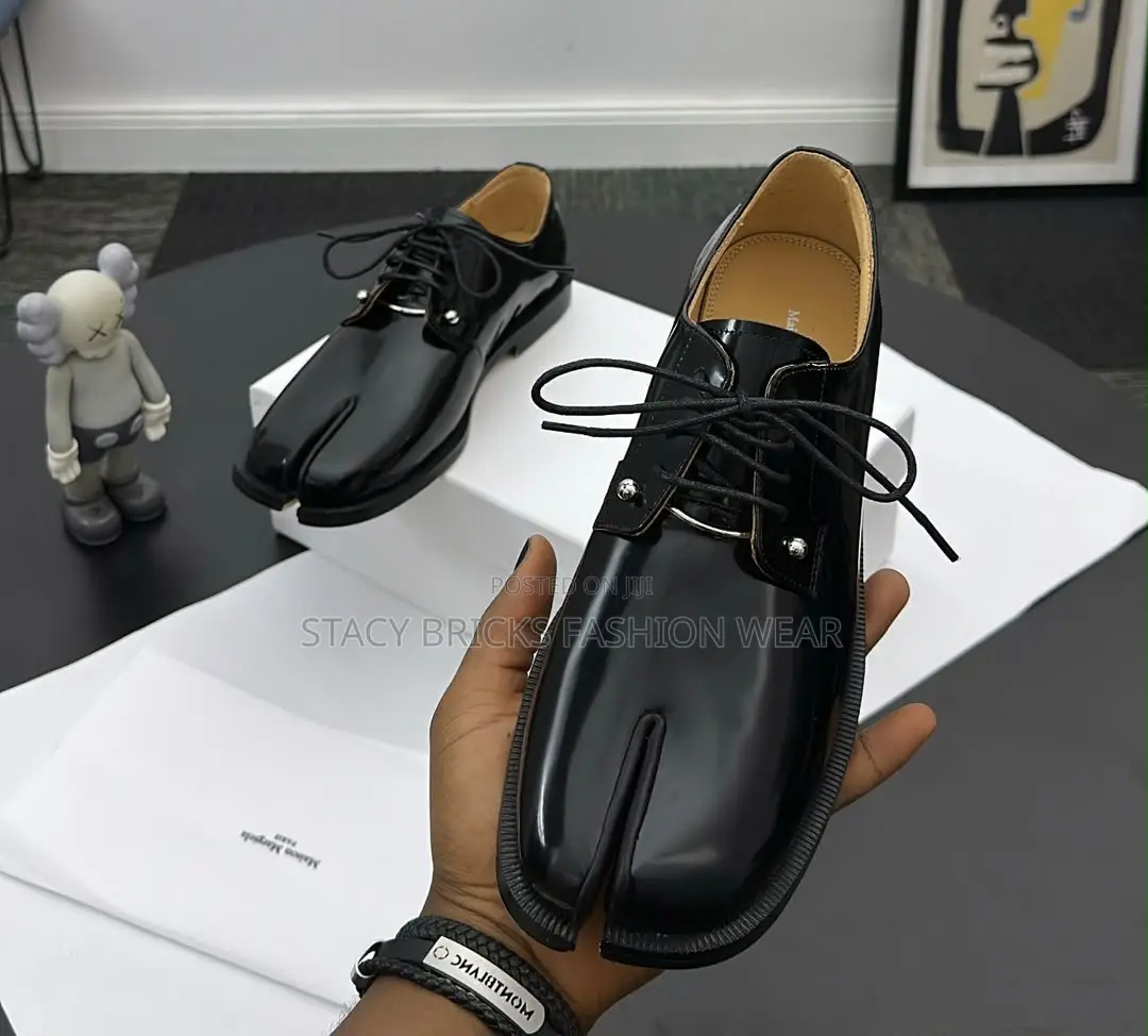 Maison Margiela Tabi Leather Lace Up in Black*