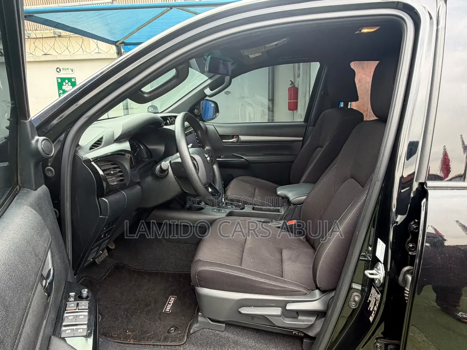 Toyota Hilux 2025 Black
