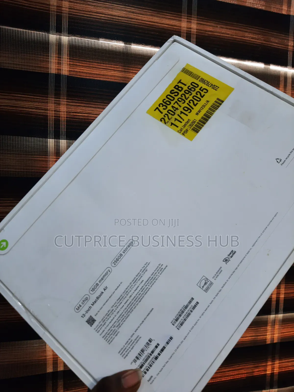 New Laptop Apple MacBook Air 16GB Apple M4 SSD 256GB