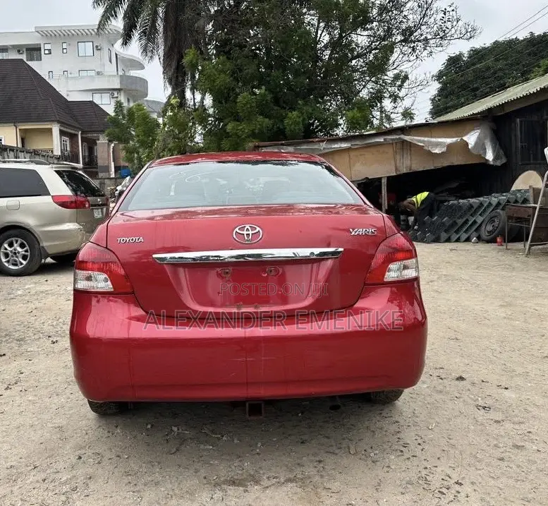 Toyota Yaris 2009 Red