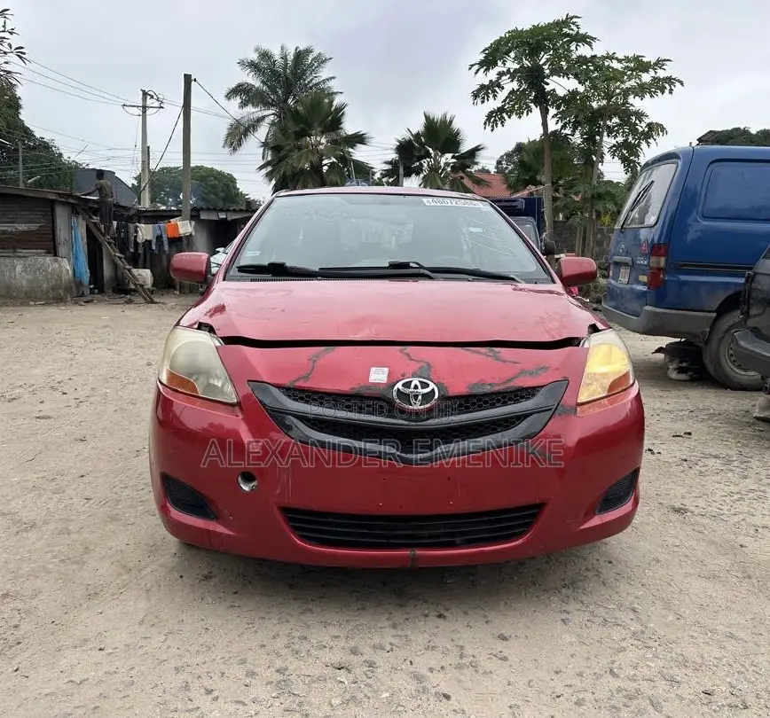 Toyota Yaris 2009 Red