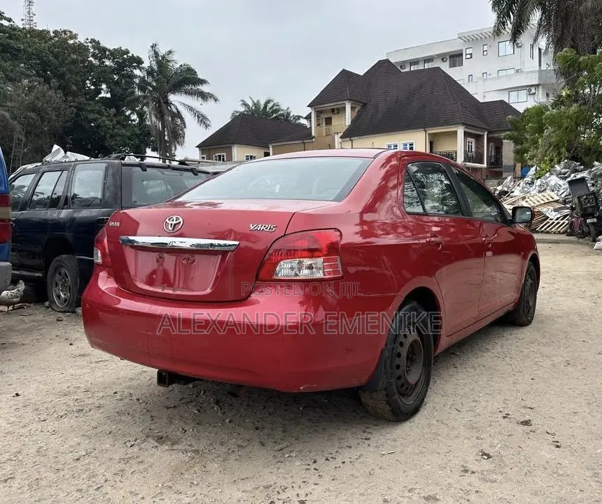 Toyota Yaris 2009 Red