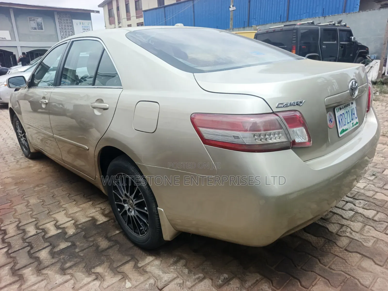 Toyota Camry 2010 Gold