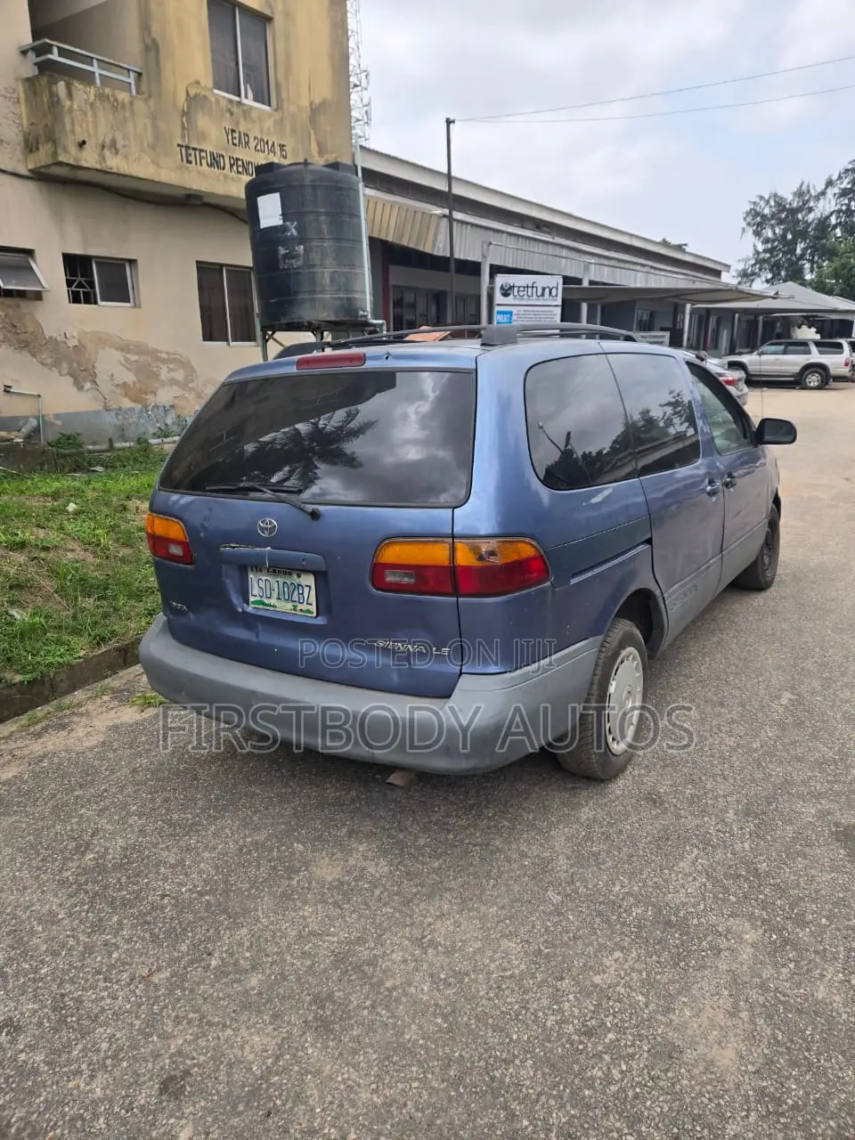 Toyota Sienna 2000 Gray